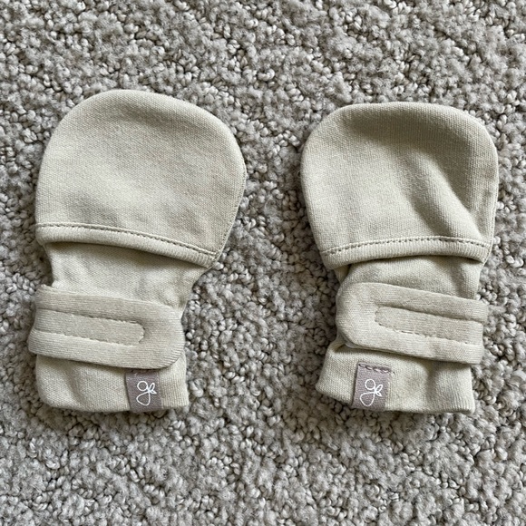 Goumi Newborn Mitts - new! - Picture 1 of 2